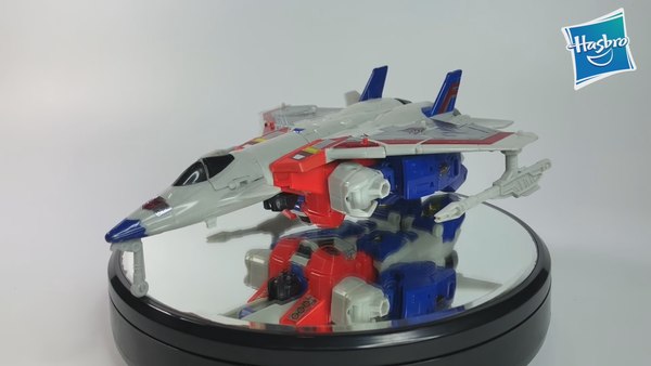 Power Of The Prime Starscream Voyager In Hand Look With Video And Screencaps 06 (6 of 50)